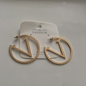 Classy Letter V Gold Tone Hoops